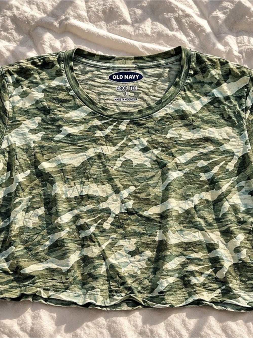 Old Navy Crop Tee Camo Short Sleeve in Green & White